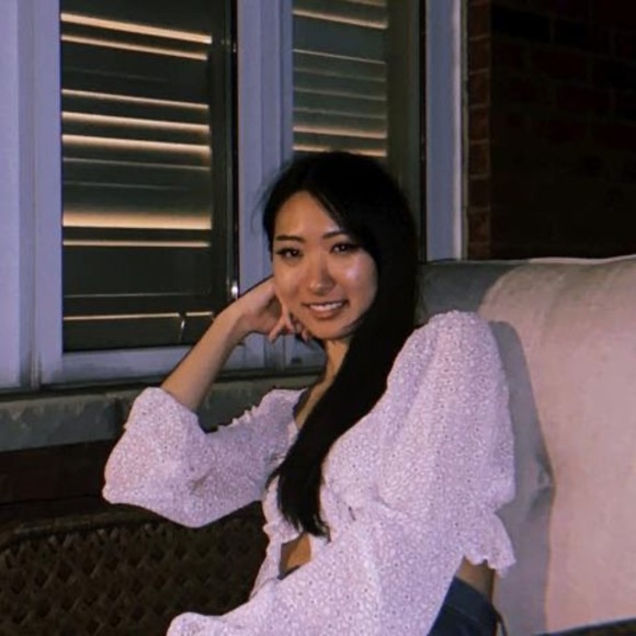 Meet your Posher, Lucia - Picture 1 of 1